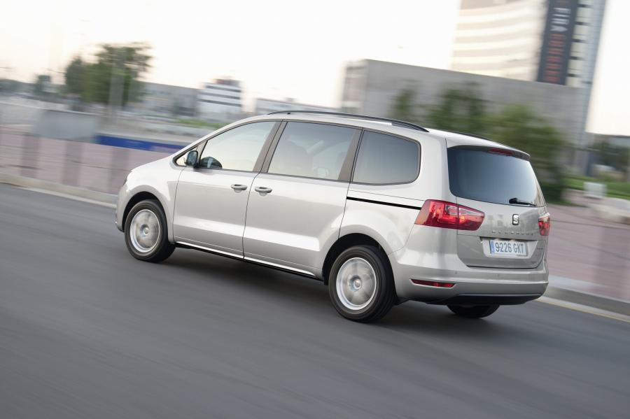  Seat Alhambra 2010 года  (фото 44 из 113)